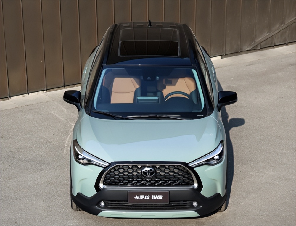 全新卡罗拉锐放海外实拍,卡罗拉凌厉