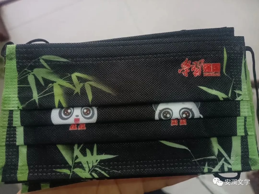 一包口罩多少钱,一包口罩10个怎么拿出来戴