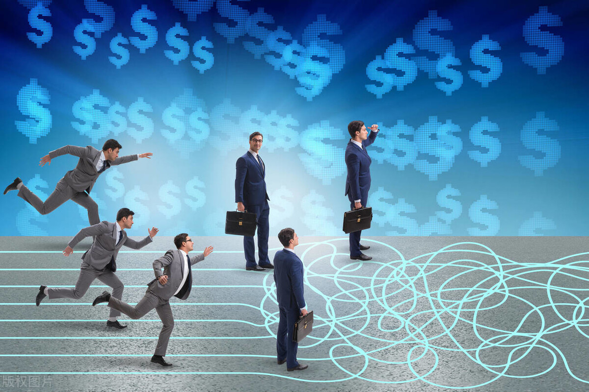 大专毕业，该选月薪3000元的办公室文员，还是8000的流水工人？