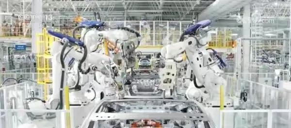 中国2023前三季度gdp与美国对比,中国前三季度gdp2022和美国对比