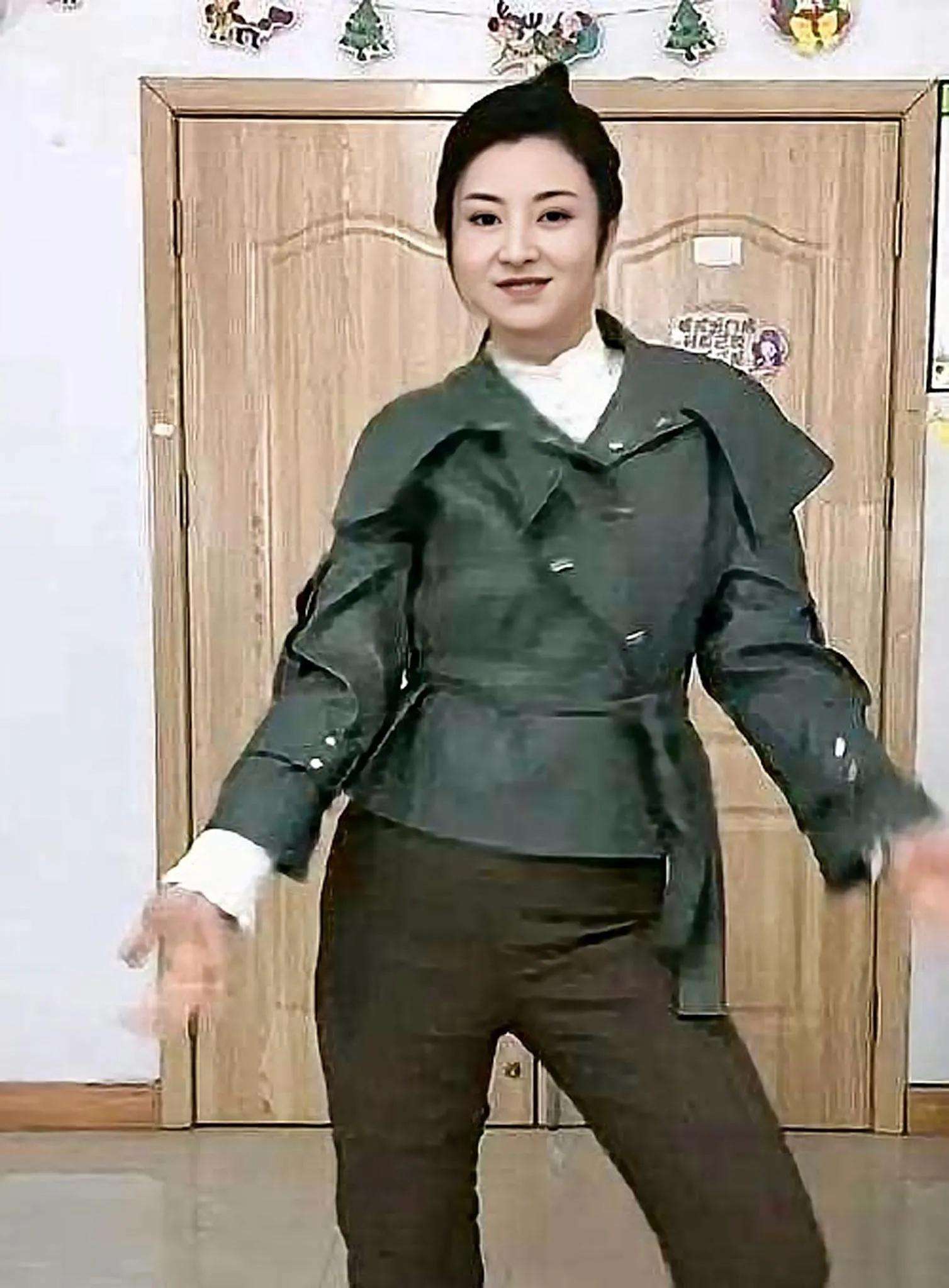 眉姐的衣服,眉姐衣服