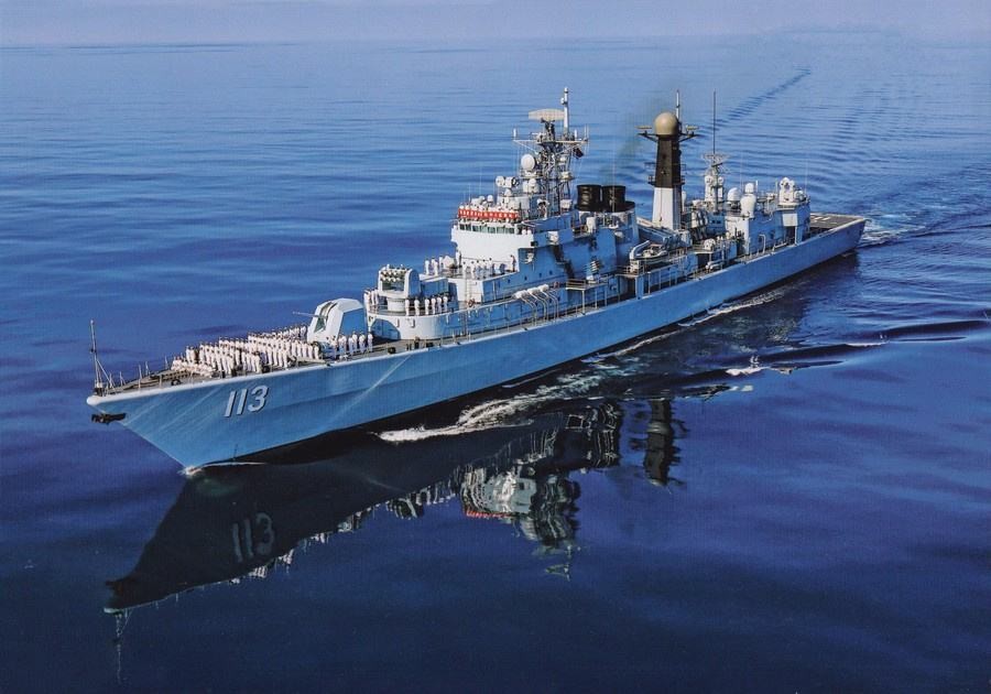 中国青岛号驱逐舰的照片,海军青岛号导弹驱逐舰