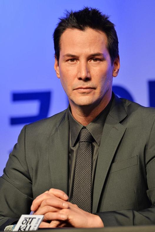 为什么明星脸上就没有胡子啊,为什么明星的脸上一点胡子也没有