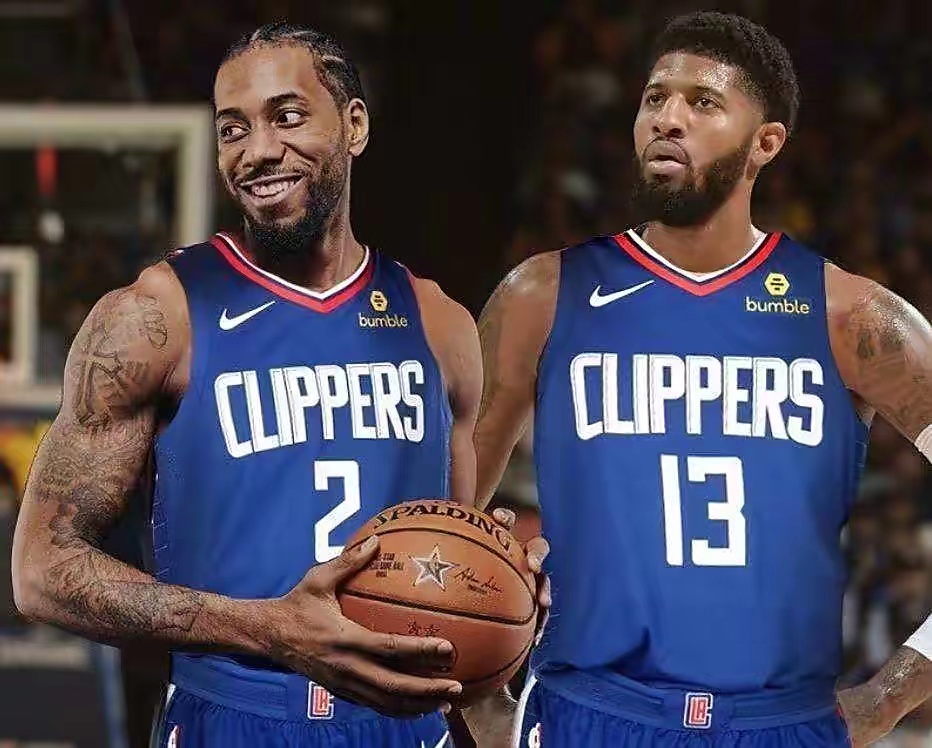 伦纳德参加球队训练,伦纳德在马刺休息一年半