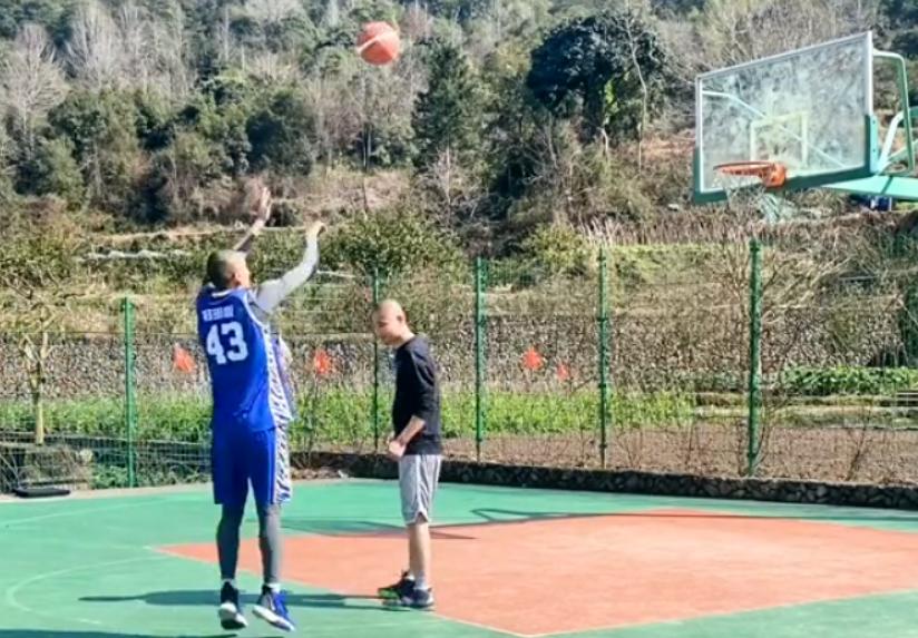 2009年29岁公务员出家,29岁出家当和尚