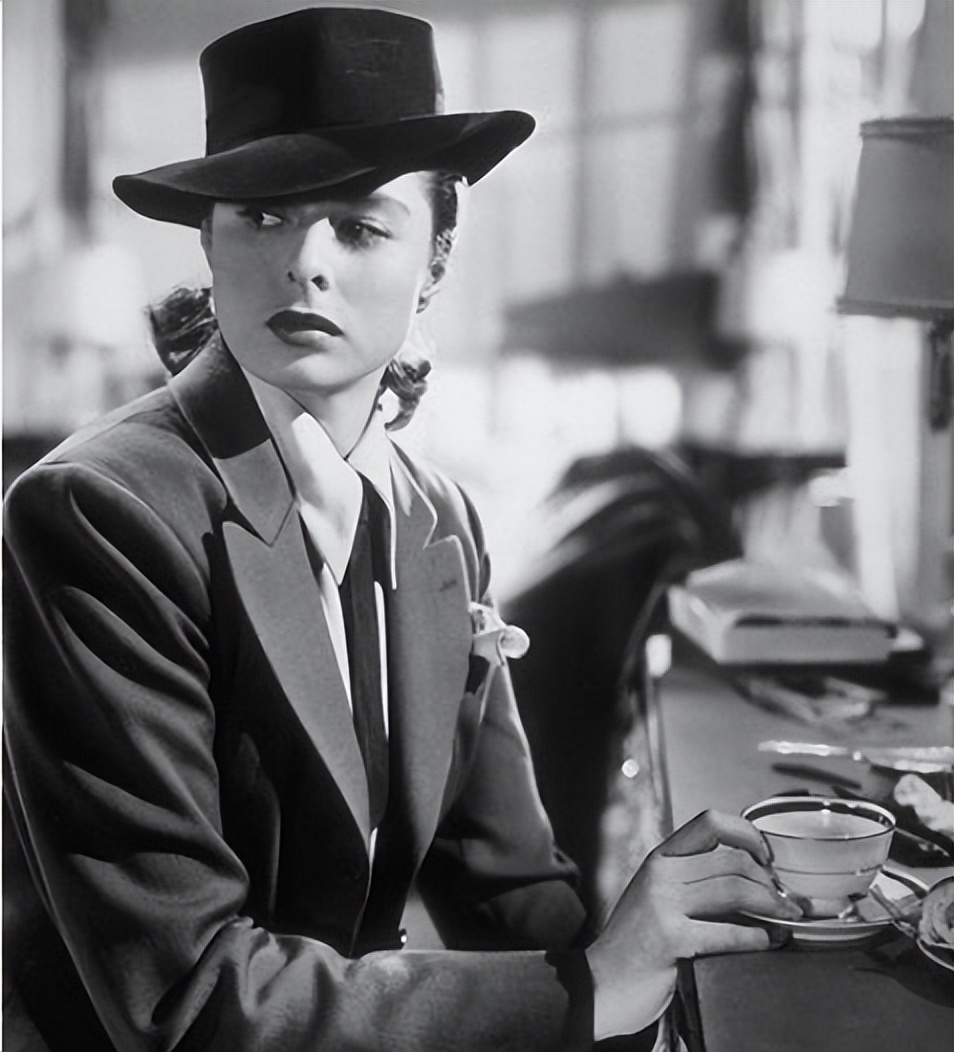 好莱坞第一夫人：风流的短发美人，3段婚姻出轨3次，死于妇科病