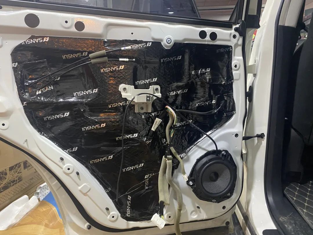 日产途乐改装顶级音响,尼桑途乐顶配音响升级