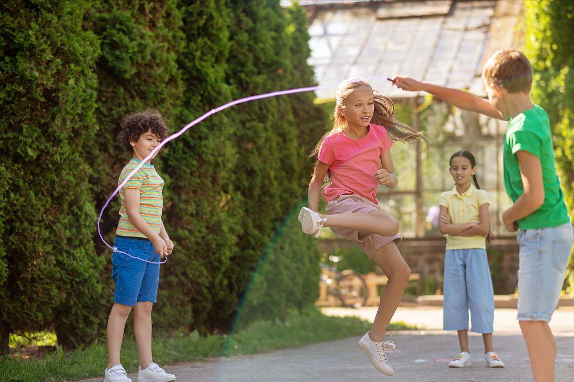 青少年身高标准对照表2023,女孩身高标准对照表2023