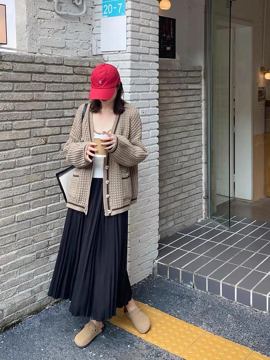 百褶裙怎样搭配最漂亮,百褶裙怎样搭配减龄又好看