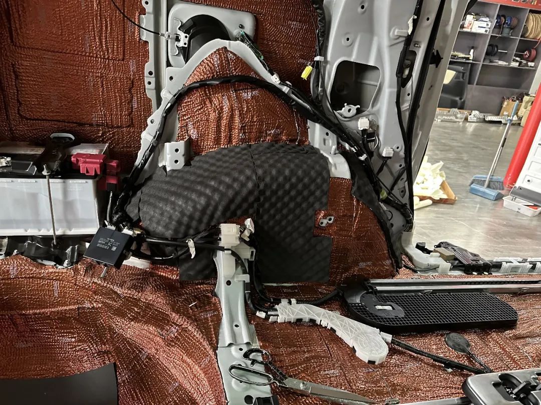 丰田埃尔法全车隔音多少钱,丰田埃尔法全车隔音降噪除臭