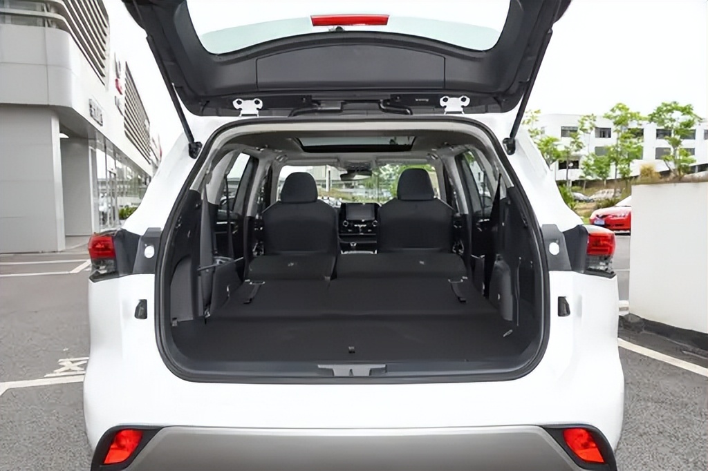 丰田新款汉兰达越野性能,全新丰田汉兰达有燃油版么