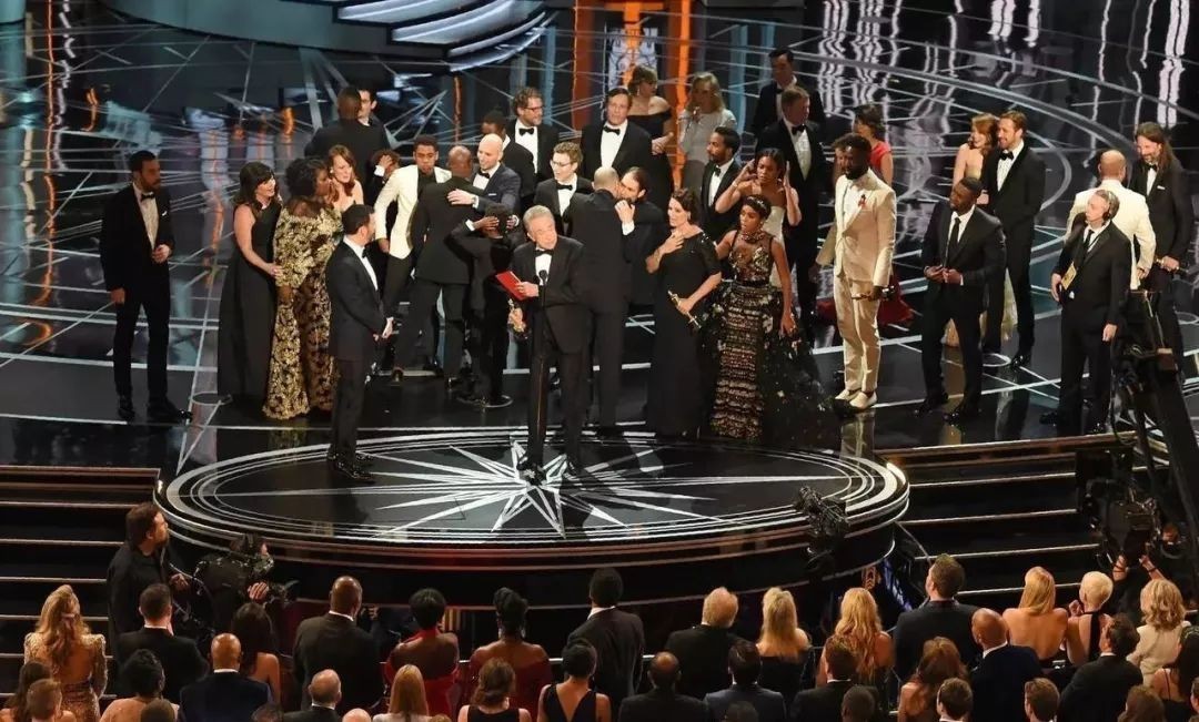 奥斯卡2024颁奖杨紫琼,奥斯卡最佳女主角颁奖杨紫琼