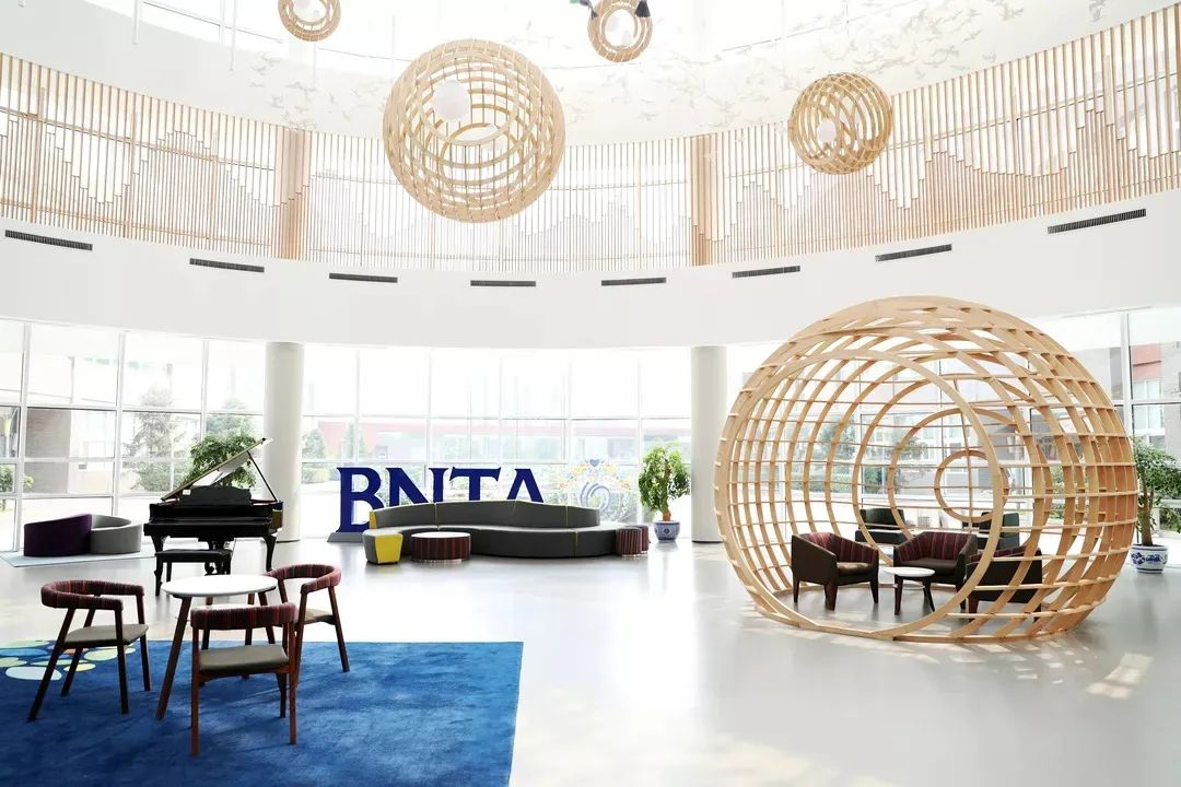 公立学校与国际学校的对比,公立校和国际校