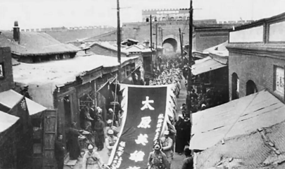 中学同学成战俘，*向前徐**问：是不是准备为蒋介石自杀，可以成全你