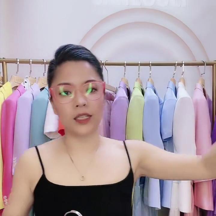 西装暴徒,西装男被勒脖子双脚挣扎的电视剧