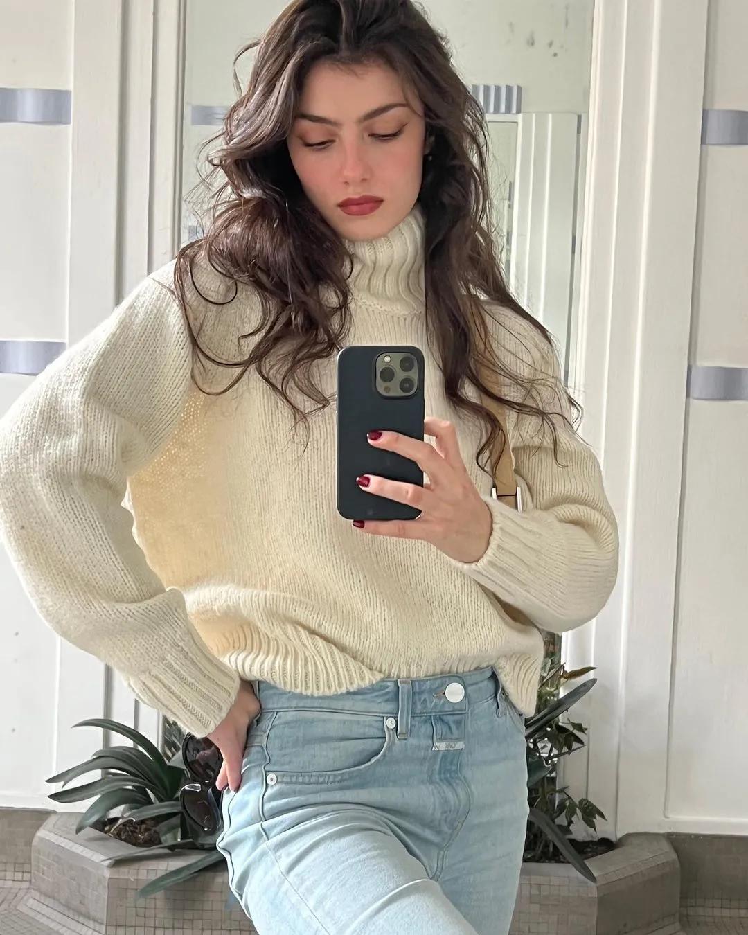 没想到!这3款“奶奶款毛衣”让姑娘们这么上头