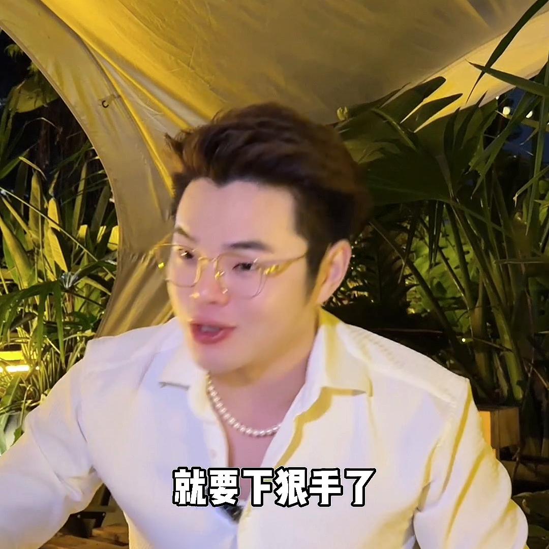 男朋友跟你诉说他的压力,男朋友说没钱压力大高情商回复