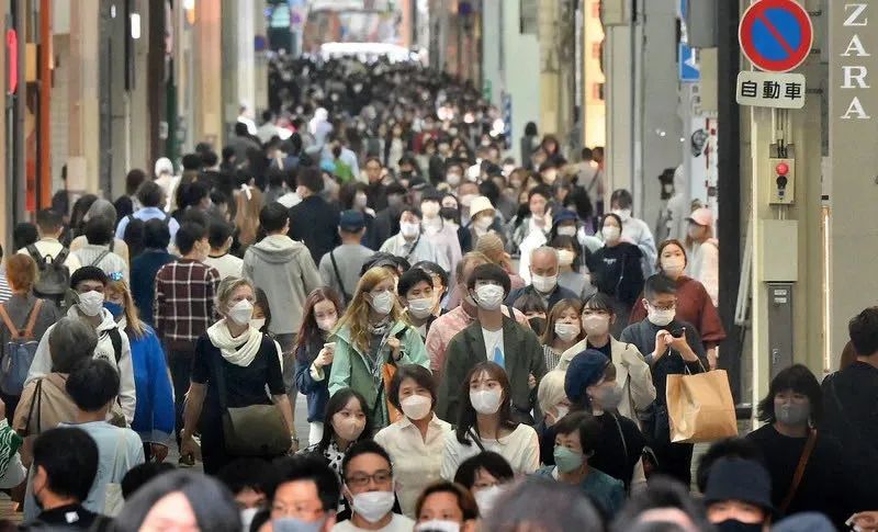 中国游客在日本爆买lv原因,日本游客暴买lv