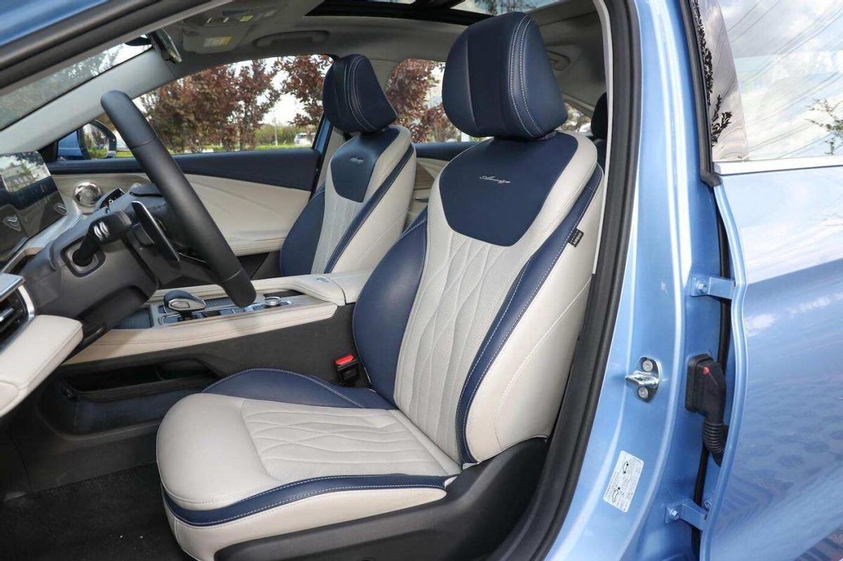 奇瑞艾瑞泽8新款2022手动挡,奇瑞艾瑞泽8荣耀版1.6t落地价