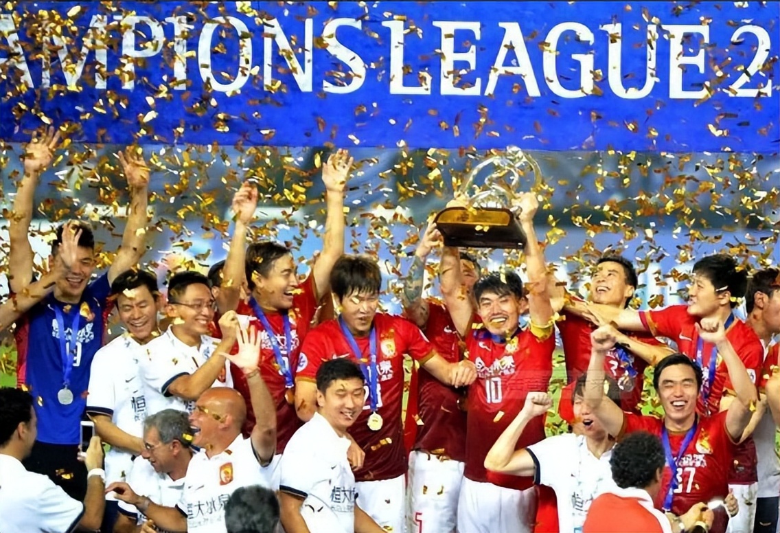 14亿人找不到会踢球的,14亿人找不来踢足球的吗