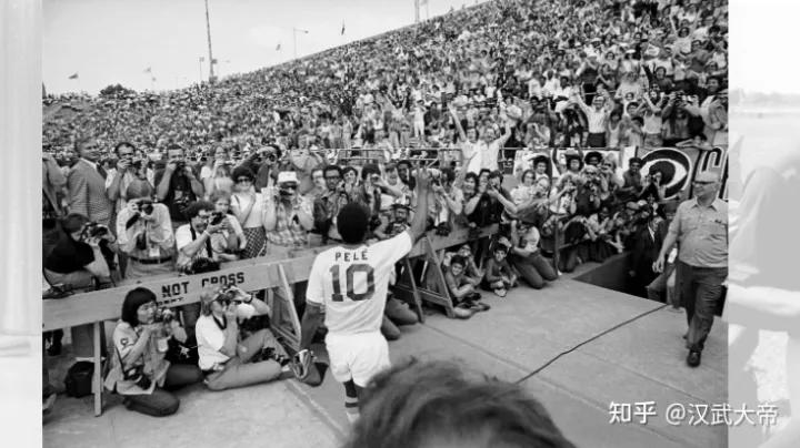 1970年世界杯巴西球员缅怀贝利,巴西足球第一人贝利