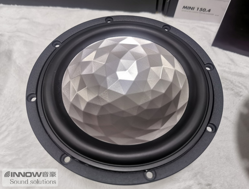 斯巴鲁森林人音响改装jbl,斯巴鲁森林人音响改装低音炮