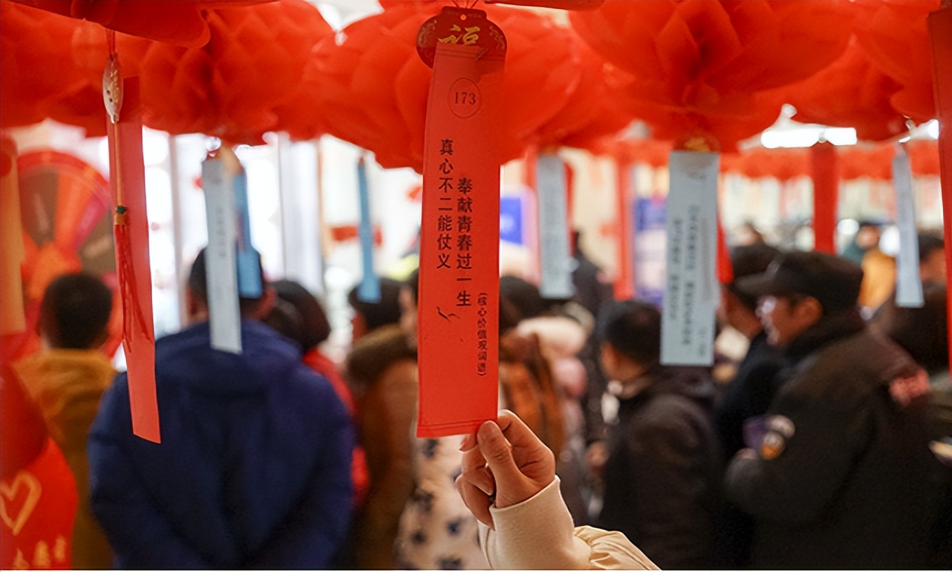 小吉带你去游乐园玩,小吉吉年货节