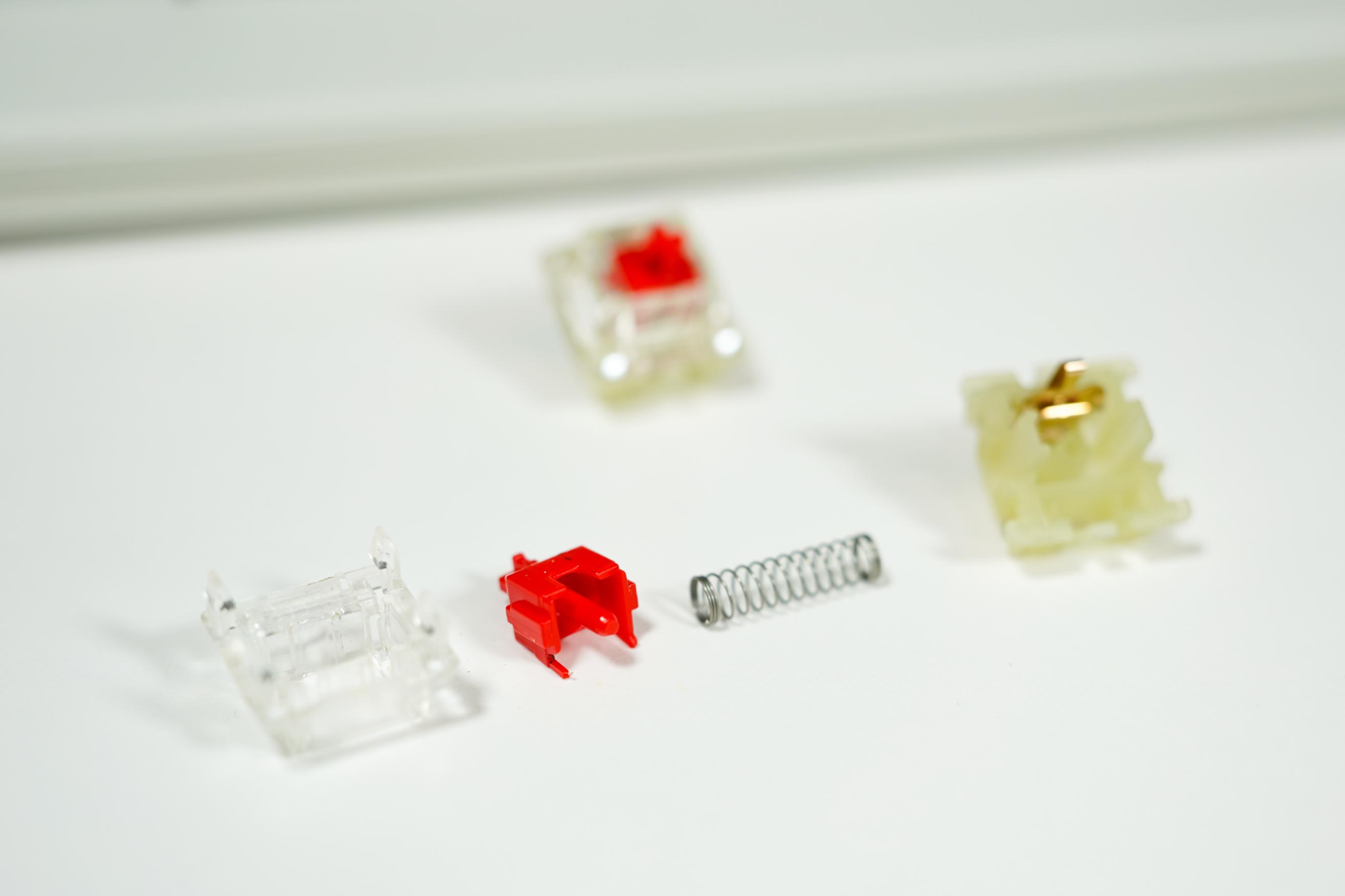 cherry轴入门机械键盘推荐,cherry键盘银轴和茶轴对比