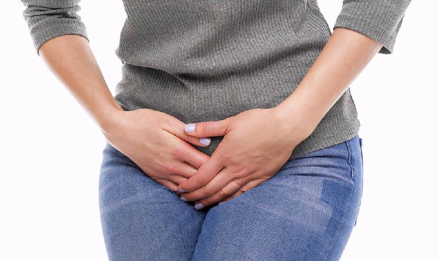 女裤总是湿湿的如何治疗,女裤上发黄有异味什么原因