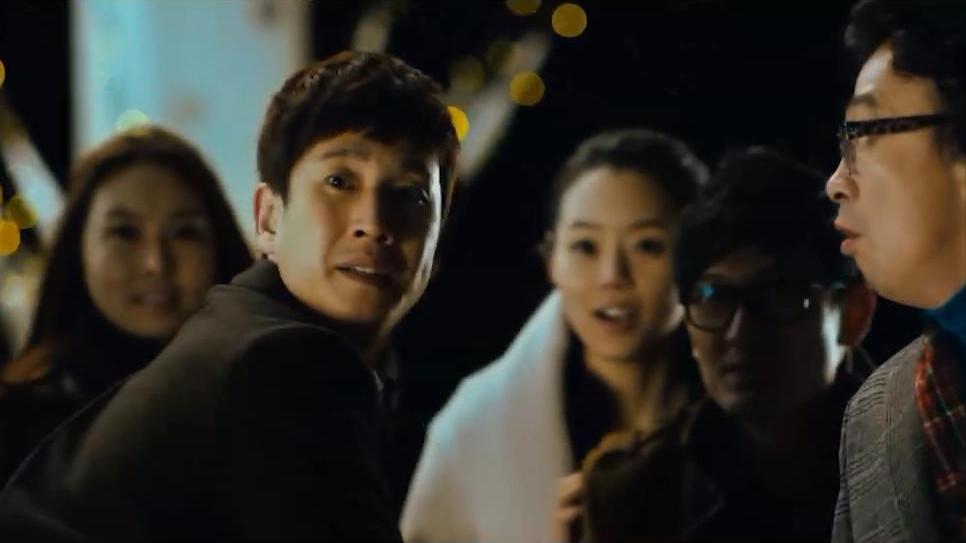 让邻居追妻子的电影,新婚夫妇被隔壁邻居盯上的电影