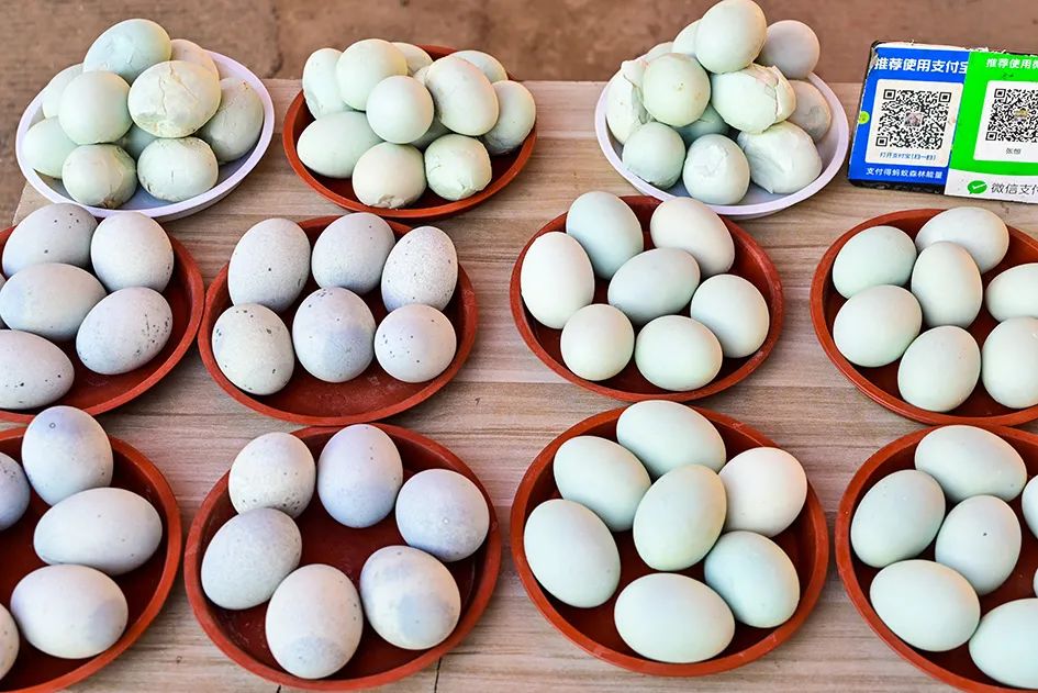 西山脚下的早市,闲逛最具人间烟火气的早市