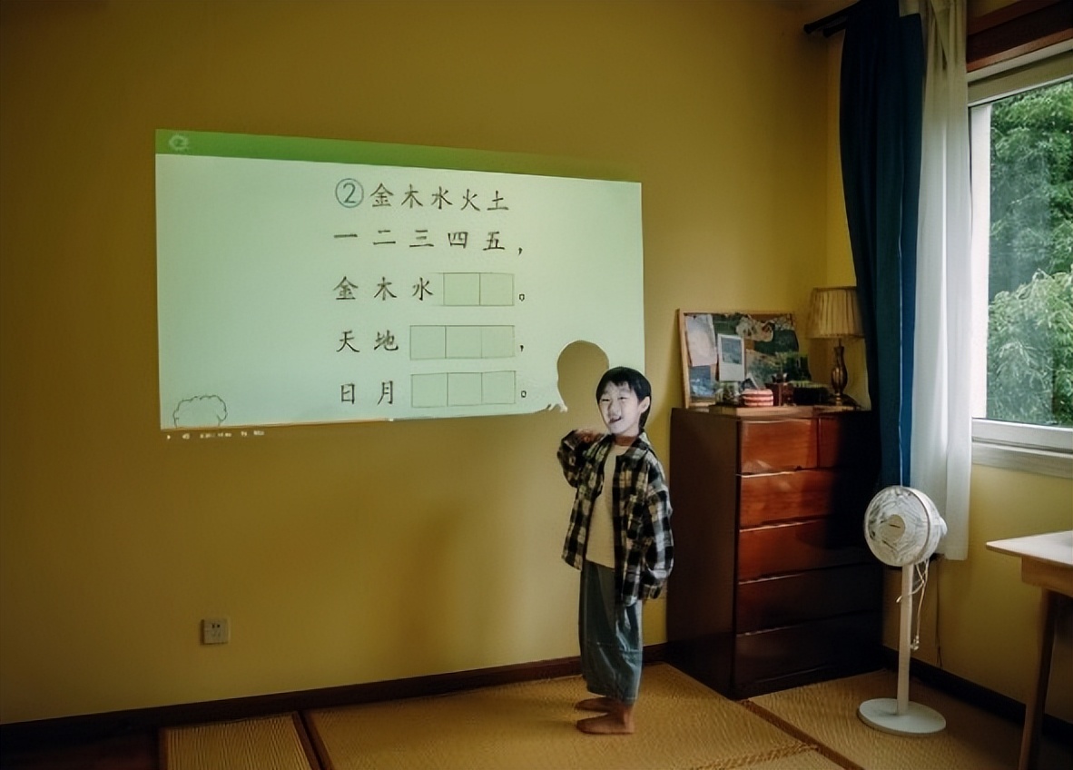 还在用iPad学习？我娃用投影仪，成绩一路”狂飙”羡煞隔壁大嫂