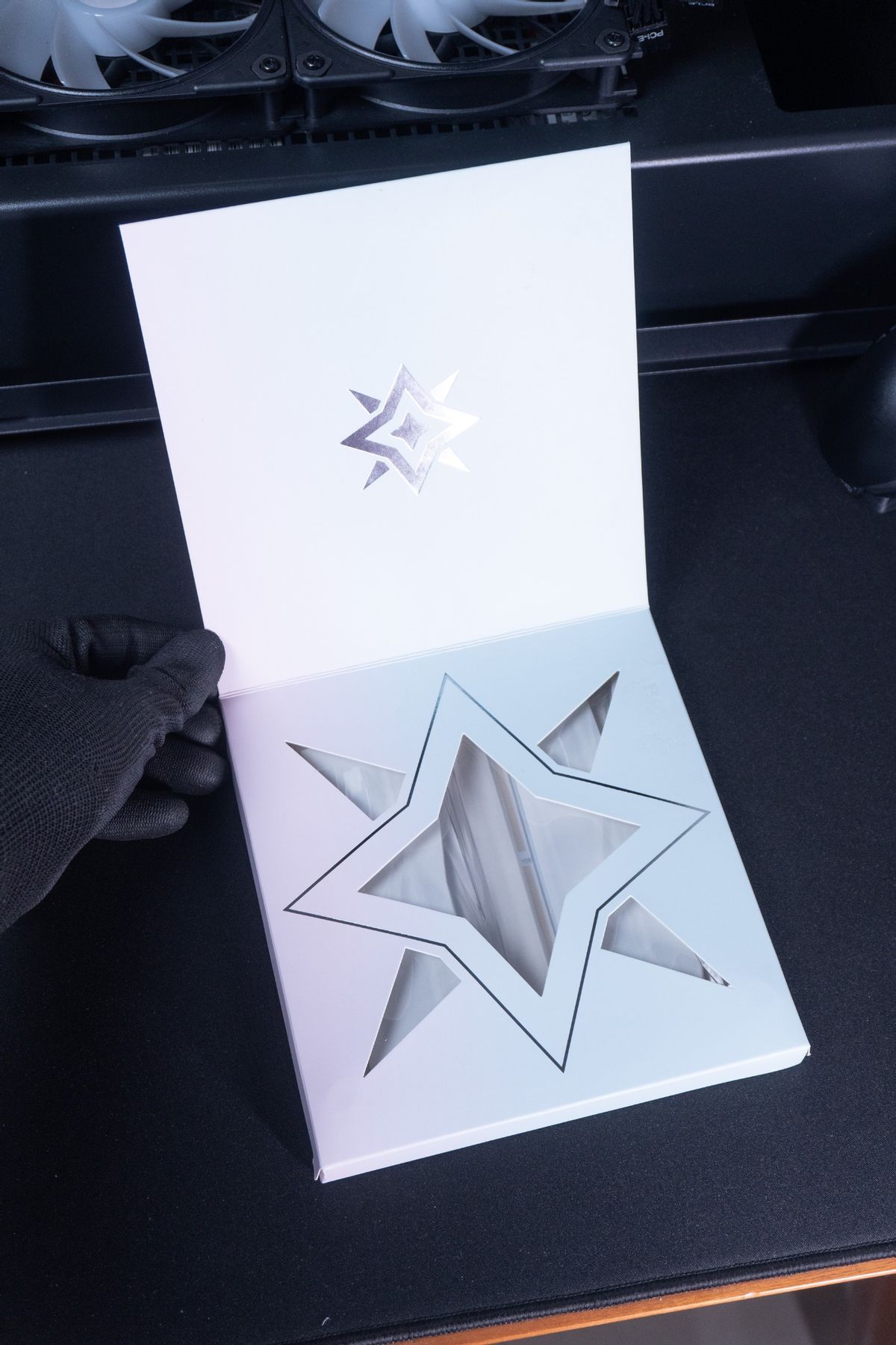 一键开启XMP，频率立刻翻倍6400，影驰星曜D5内存尝鲜