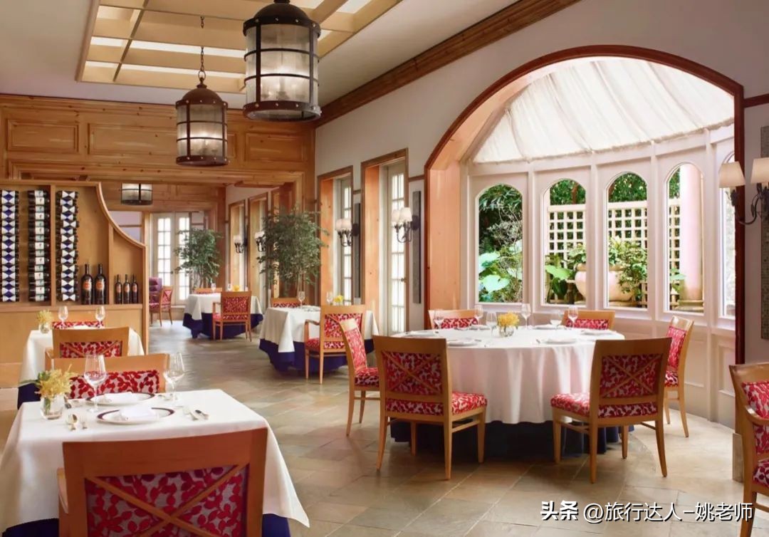 日本丽思卡尔顿酒店阴雨天高级感,大阪奢华酒店