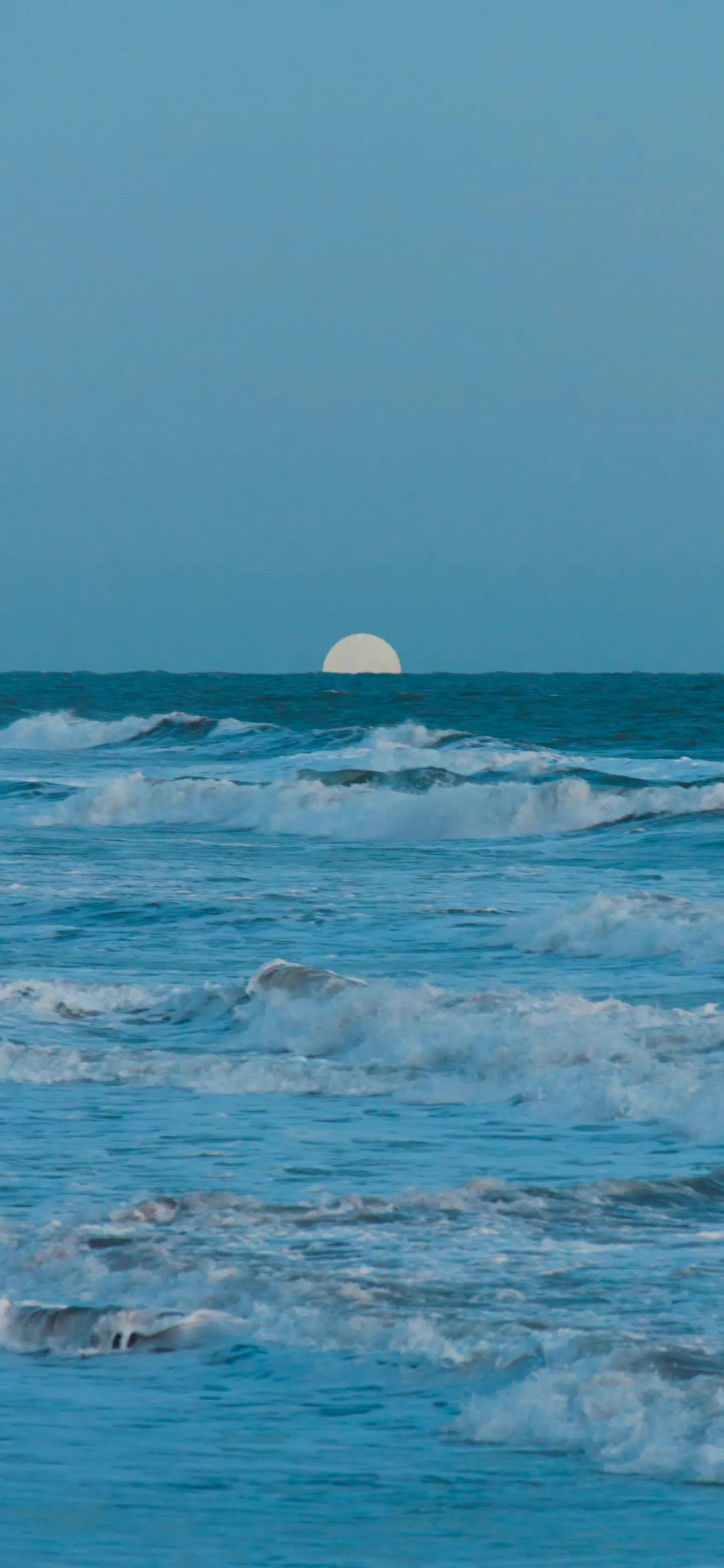 八月十五关于月亮的优美诗句,关于十五的月亮圆的诗句