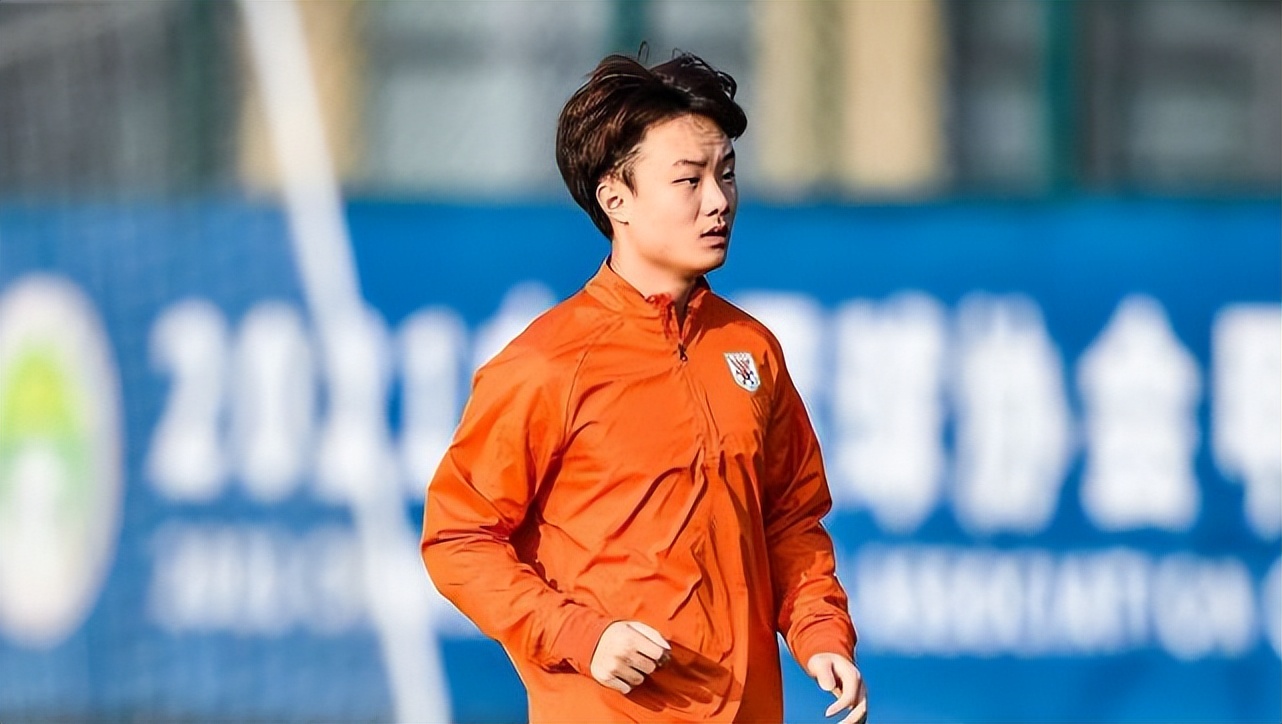 山东泰山足球队排第几,山东泰山足球队人员名单公示栏