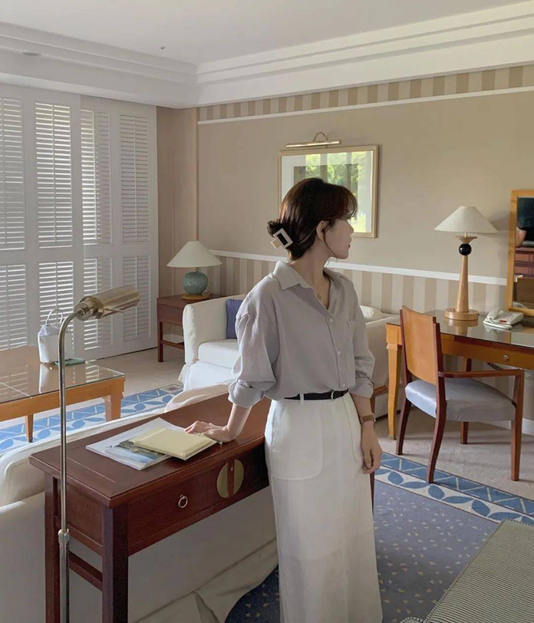 衬衫+半裙，这样穿显瘦显女人气息，上学工作约会一套解决了