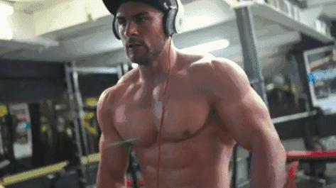 无器材虐肩超级组训练动作,最新虐背肩动作合集