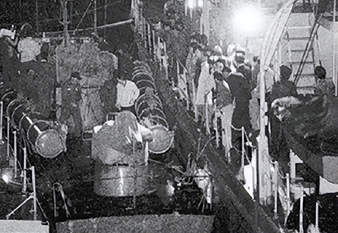 1994年的军舰潜艇对峙事件,中国海军军舰对峙事件时间