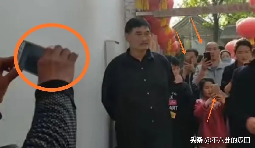 刀郎与阿宝演唱会,草根歌手阿宝如今怎样了