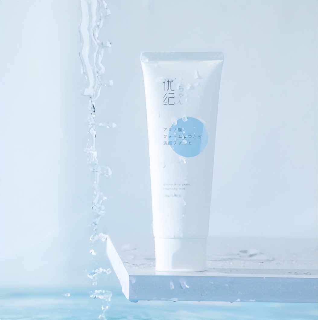 给大家推荐一款非常好用的洗面奶,值得拥有的一款洗面奶推荐