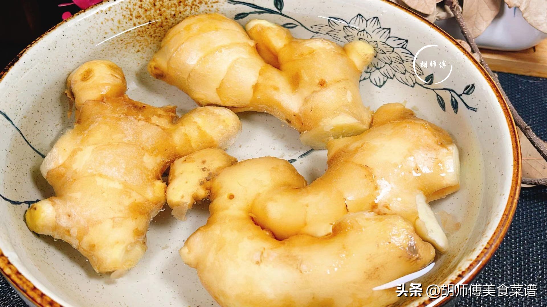 夏季饮食西瓜不宜吃太多,三伏天吃西瓜对身体好吗