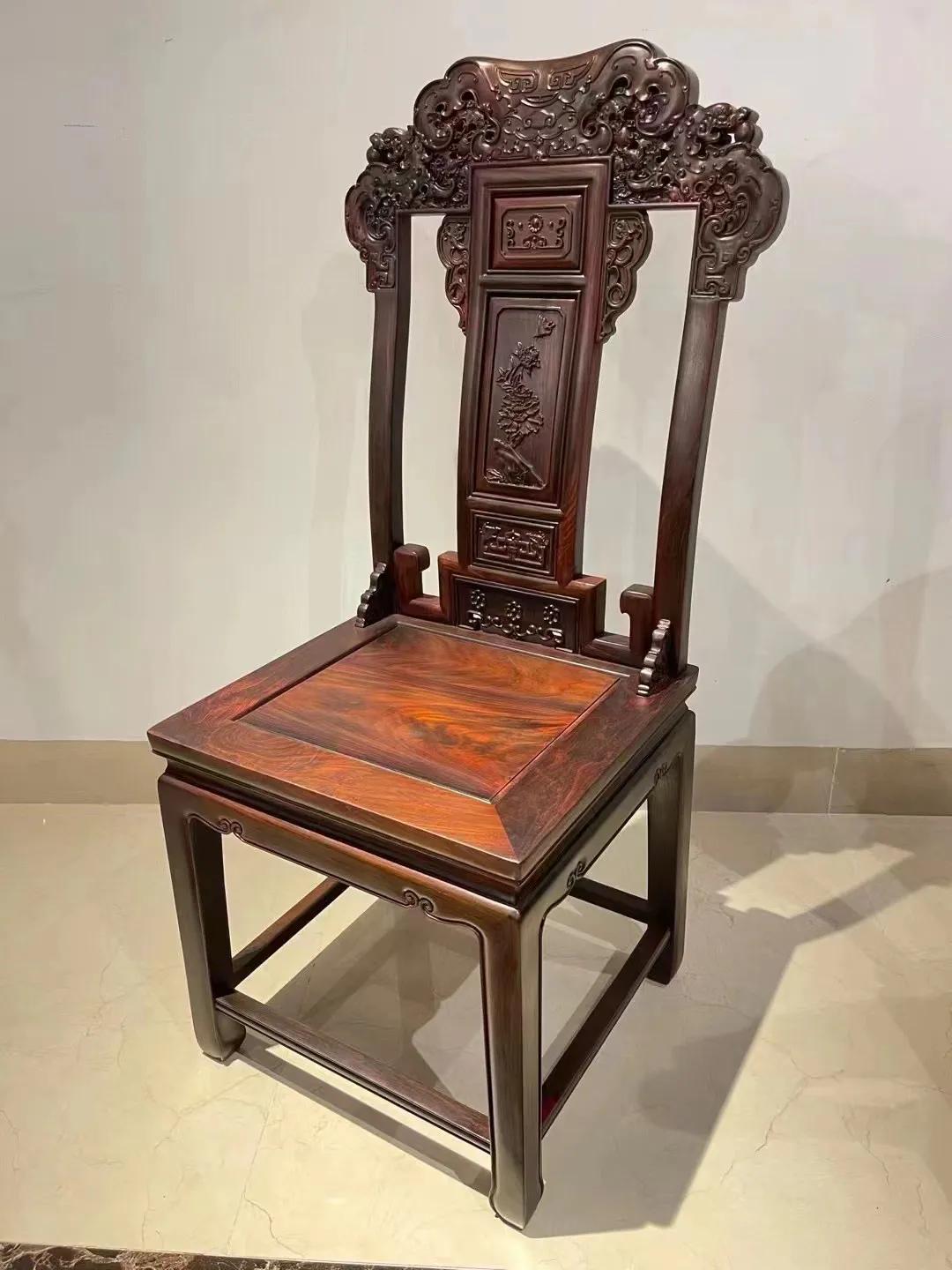 大红酸枝满雕餐桌,大红酸枝开屏餐桌