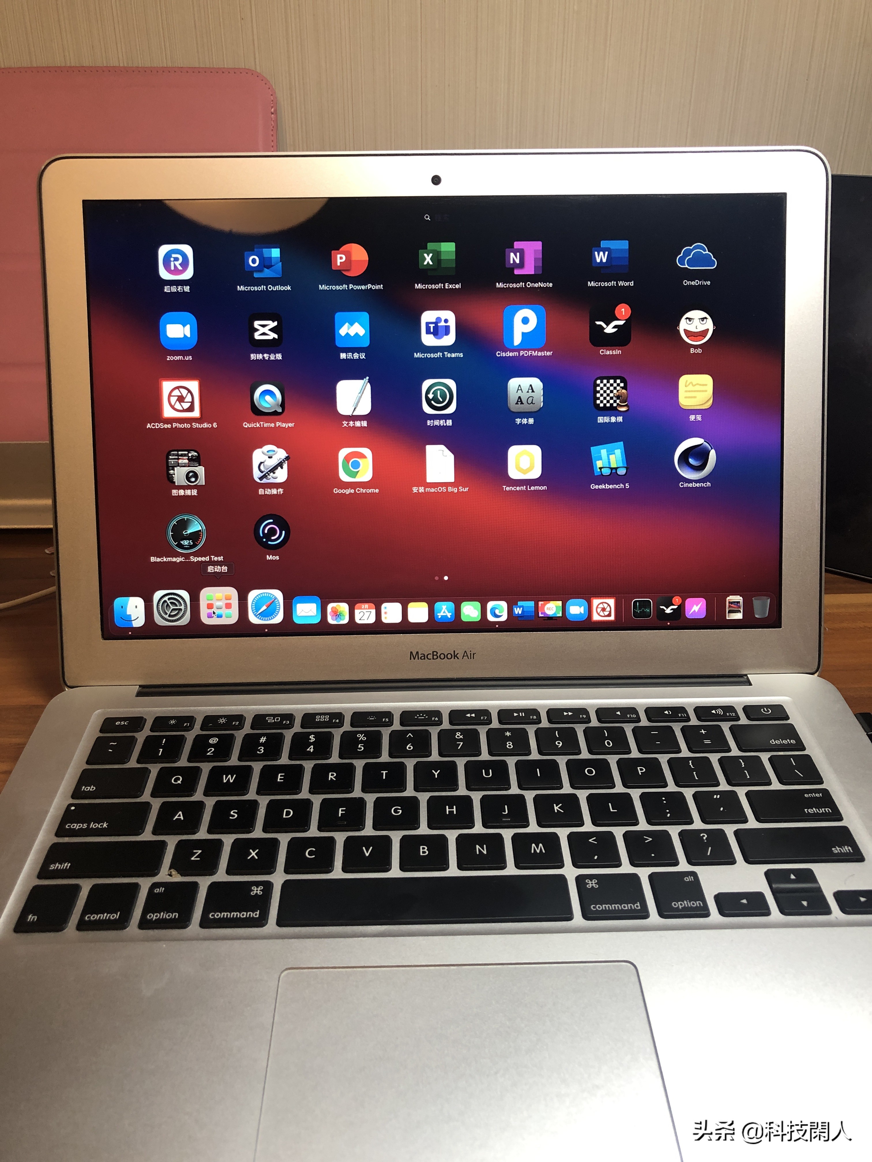 macbookairearly2014是哪年的,macbookair买2020款还是等2021款
