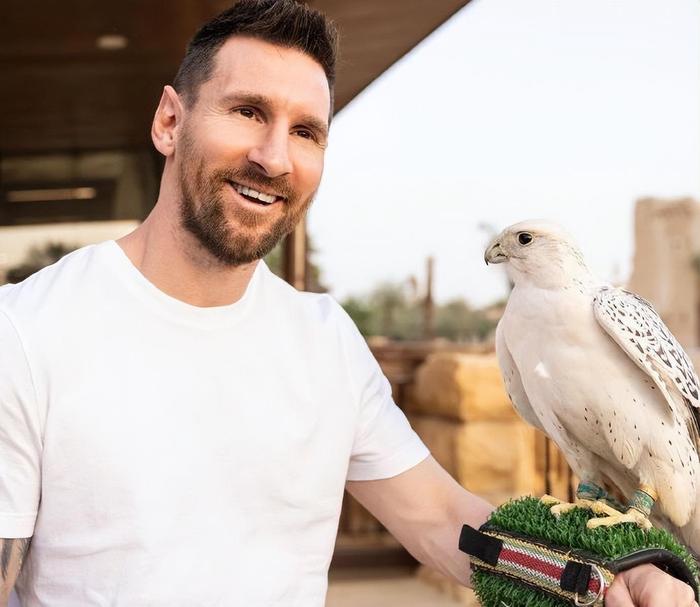 梅西暖心故事,巨星梅西背后的故事