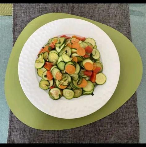 西餐青瓜的做法,意大利炒螺丝面片家常做法