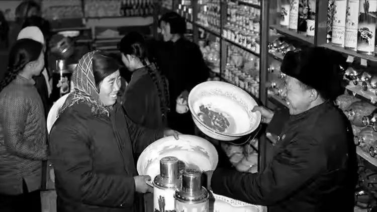 回忆一下70年代的供销社,很久以前的供销社还有开的吗