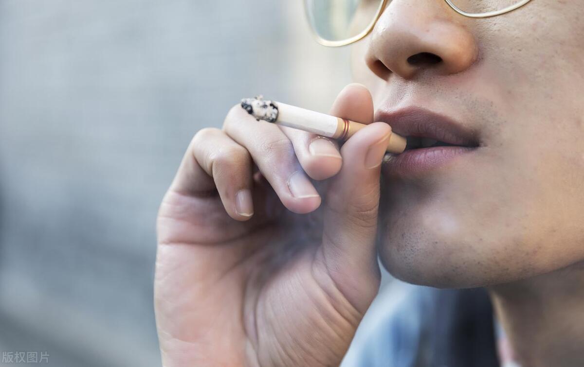 抽烟后肺变黑还能变回来吗,吸烟肺部变黑戒烟多久变白