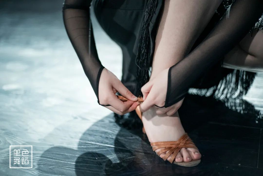 适合自己的舞鞋才是最好的舞鞋,不同舞种选择