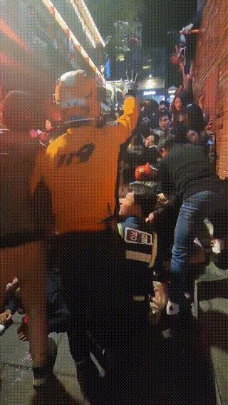 这个世界怎么了,连续三场重大惨剧